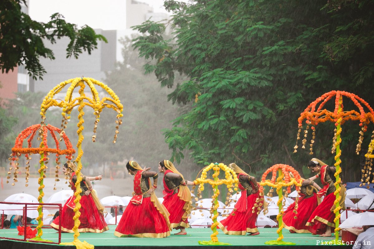PixelstoryIn's tweet photo. If you are planning your wedding and looking for the best wedding photographers to highlight all your wedding and capture the emotions in that day, hire https://t.co/xFrmL54jFa, the best #wedding_photography service provider in  India. Get the details - https://t.co/wXsVgviE5l. https://t.co/Yjqv5kNVQI
