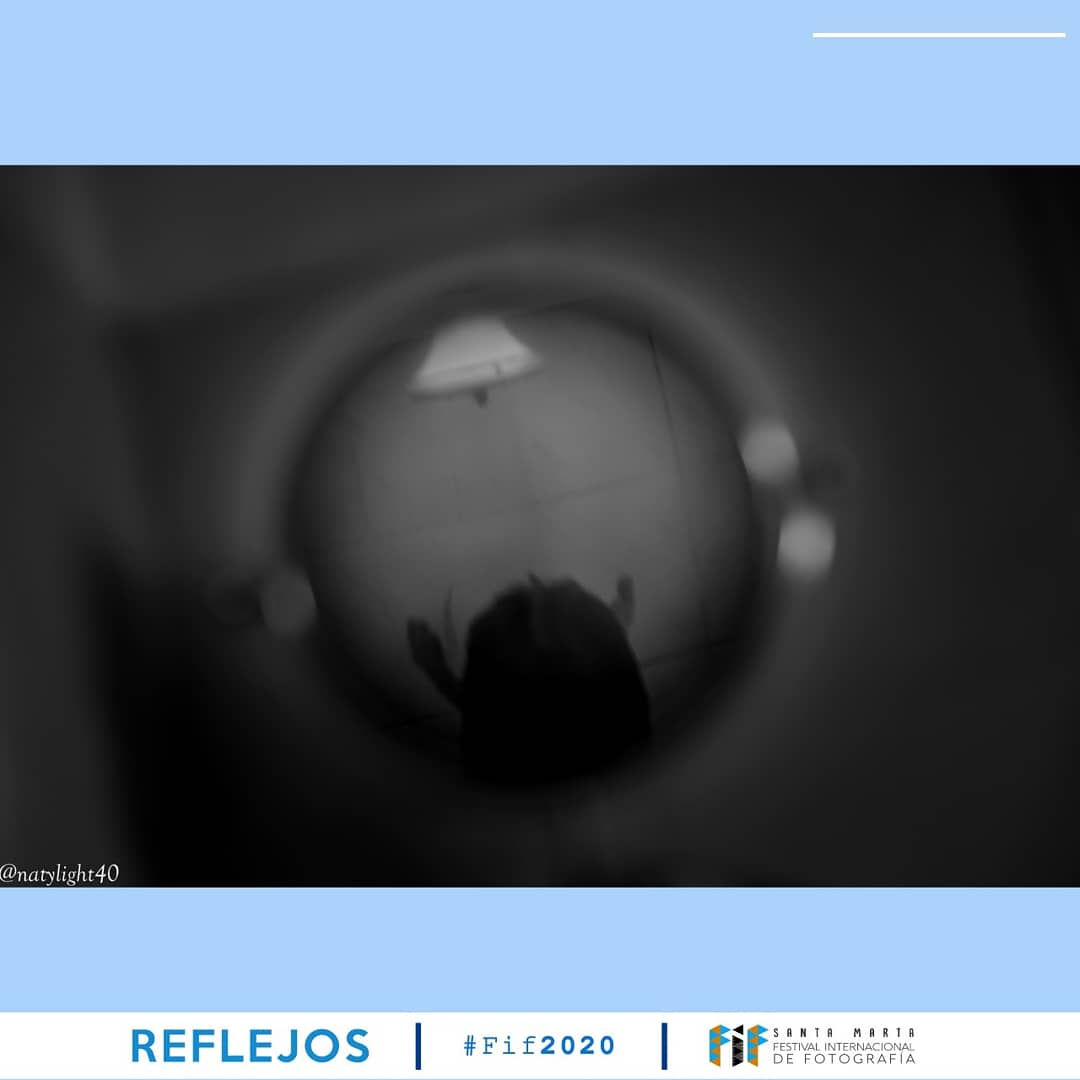 fifcolombia's tweet photo. Reflejos propios!! para verse mejor o.... peor?? Reflejos de ciudad !! para ver esos detalles que por ir a velocidad super nos perdemos. 🇦🇷 @natylight40 📸 #FifSantaMarta
#ReflejosFotograficos #Reflejos #Fif2020 #FestivalDeFotografia #FotografasArgentinas #FotografasLatinas https://t.co/tuA8tuaxJt