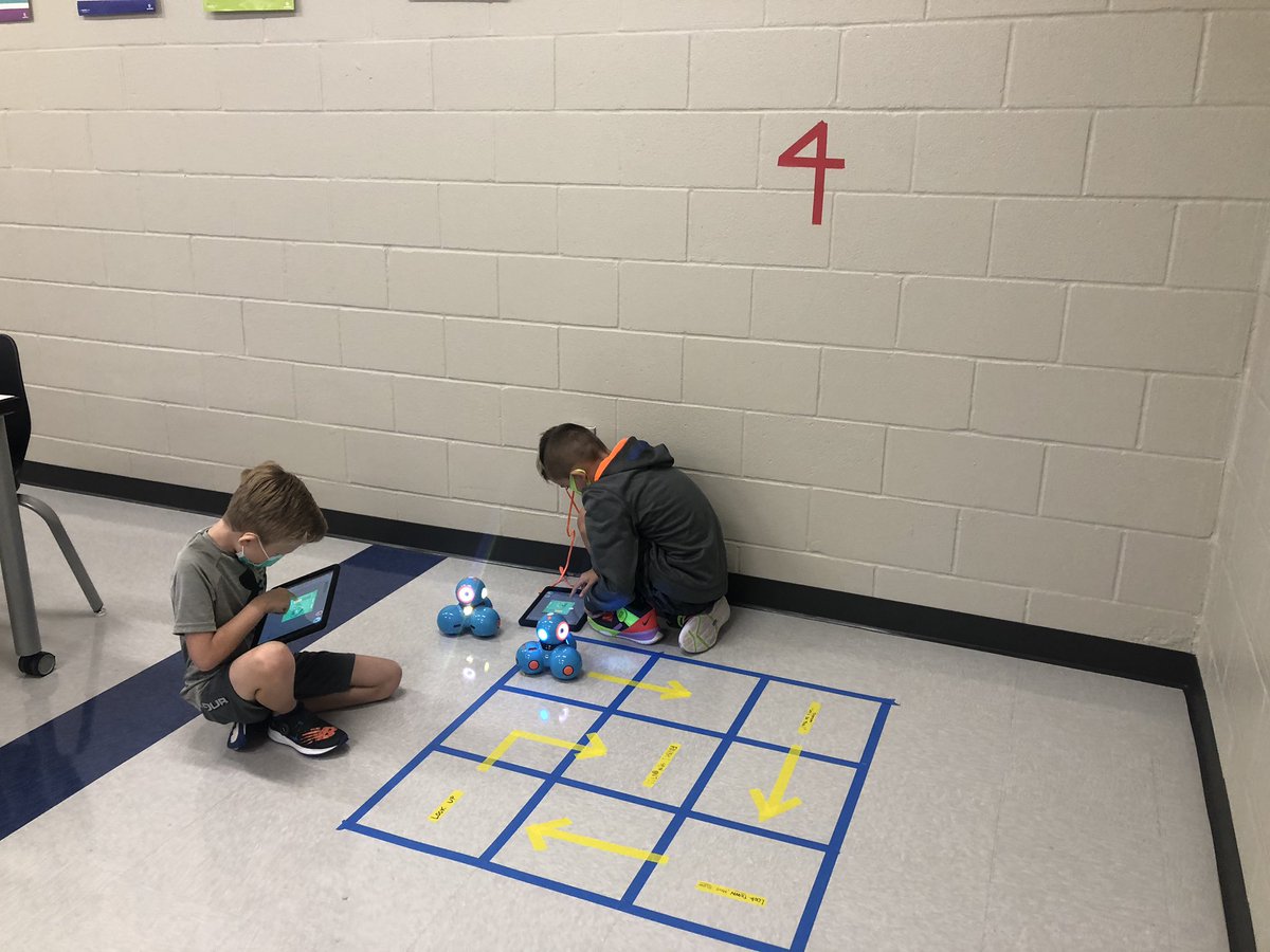 MrsLillie's tweet photo. Such a fun week with 4 graders! 🦌 💙 https://t.co/CiRIQyD7VM