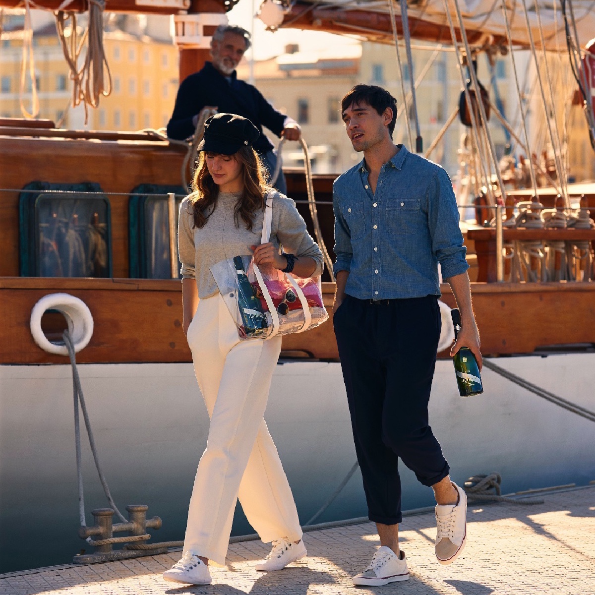 GHMUMM's tweet photo. Let’s launch this ship in style, with Mumm Millésimé 2013. #Mumm #Champagne #Millesime2013 https://t.co/kGFICDDsro