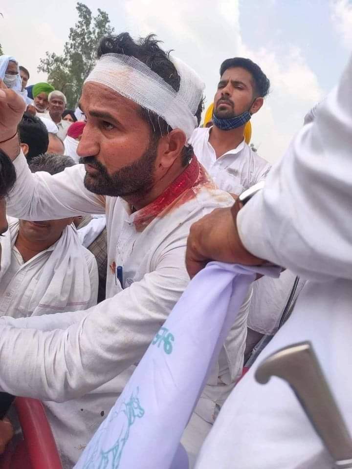 jnparashar's tweet photo. जिसके खून पसीने से पले अन्न को खा रहे हो उसी किसान के साथ ऐसा बर्ताव हम कभी नहीं भूलेंगे। 
जिस देश में #जय_जवान_जय_किसान का नारा दिया जाता है वहां किसान का खून बहने पर अब जवान चुप नहीं बैठेगा। 
युवा इतिहास लिखते है और वर्तमान सरकार को इतिहास बना भी देंगे।
#किसानएकता https://t.co/Q0M4JorYR7