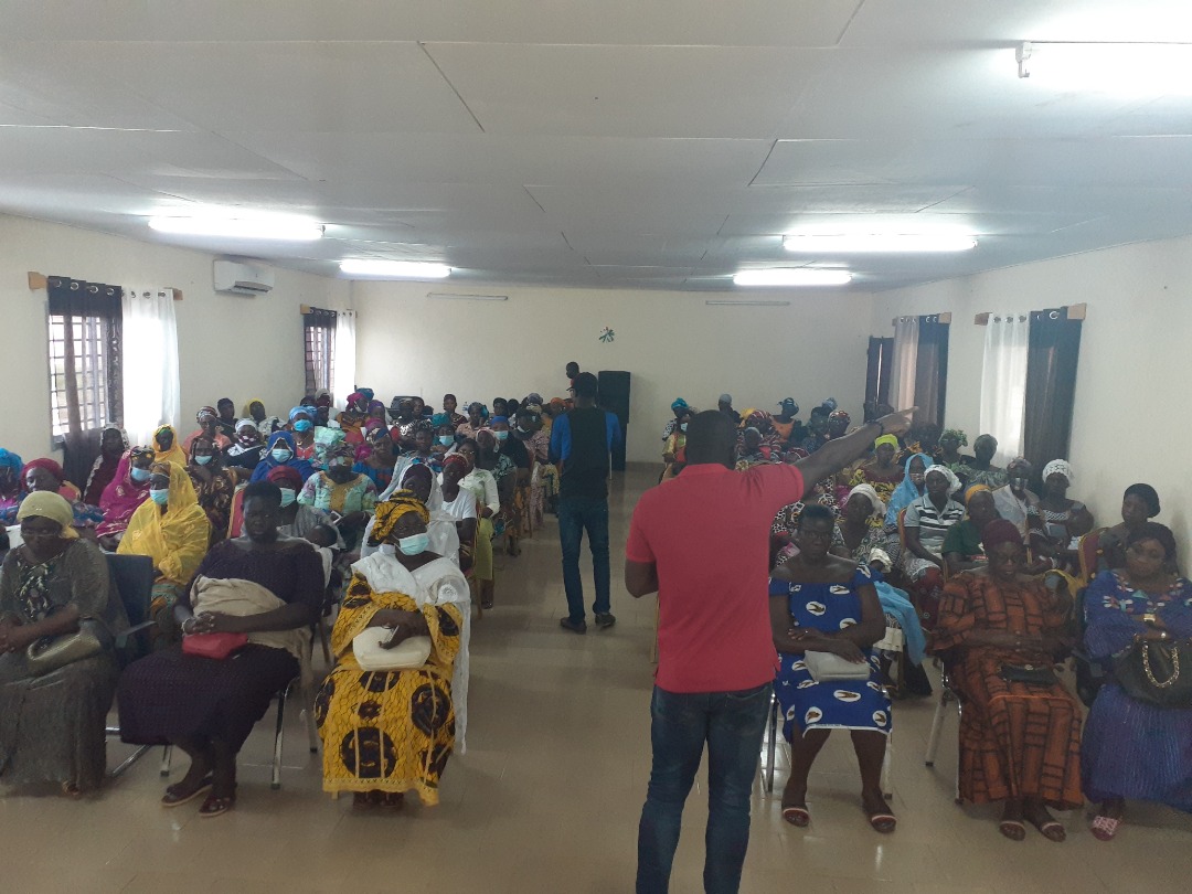 MyWayNetwork1's tweet photo. Rencontre ce  9 Septembre, une importante délégation de femmes de divers secteurs d'activité à Ferkéssédougou dans le cadre de la première étape de la caravane Je m'engage. C'est dans un cadre convivial que les échanges ce sont tenues autour du thème principal: le bénévolat . https://t.co/6BNpBYPGn6