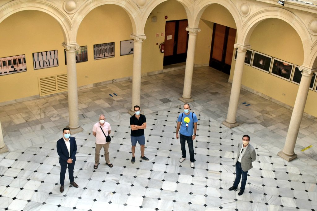 dipualba's tweet photo. 😍 Nuestro Centro Cultural #LaAsunción retoma la actividad con ‘Albacete Siempre’, Certamen fotográfico 📸 cuya convocatoria para 2️⃣0️⃣2️⃣0️⃣ está abierta, con la novedad de un 👉🏼 Premio en 'Categoría Joven'. Además, la fachada de nuestro Palacio alberga ya 'Albacete en 16 Miradas'. https://t.co/QEIlsUcpmn