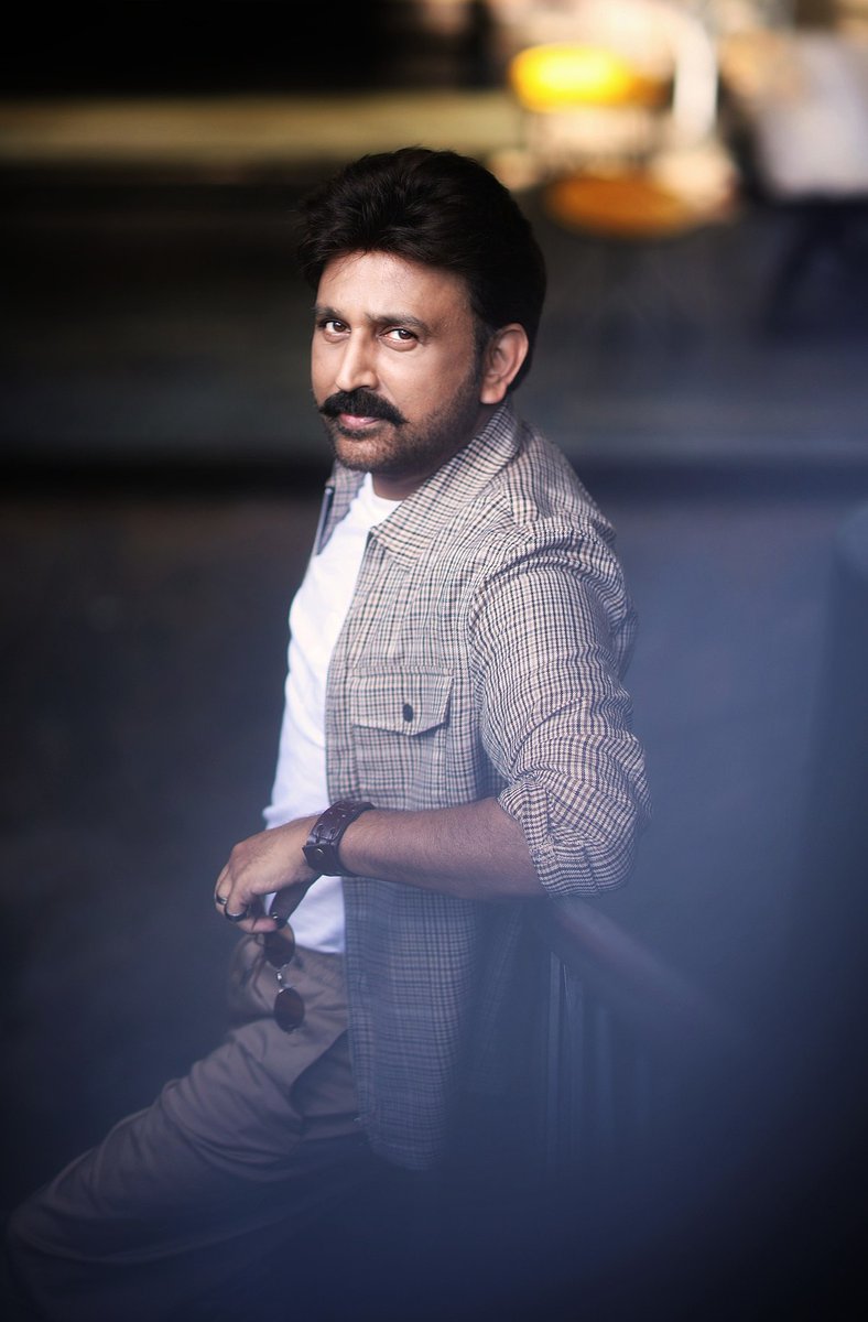 ಕನ್ನಡ ಚಿತ್ರರಂಗದ ಸುರ ಸುಂದರಾಂಗ, ಹಸನ್ಮುಖಿ, @Ramesh_aravind sir Happy Birthday 😊
#STAYLOVELY https://t.co/rvSZY1WHG0