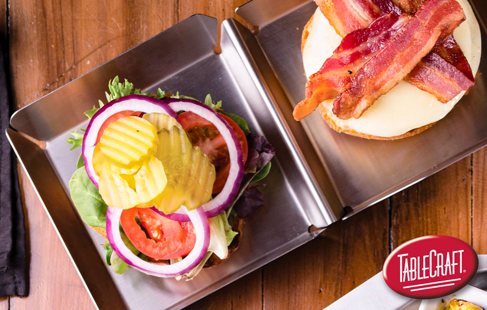 tablecraft_fs's tweet photo. Craving an ALMOST-the-end-of-the-week burger with everything on it.  🥒🍅🥓🥓 🍔 Served in our stainless steel Better Burger Collection Burger Box (20003).

#BetterBurgerCollection
#BurgerBox
#FastCasualServingware
#TabletopService
#EssentialTabletopService
#FrontofhouseService https://t.co/VcF7nfsJZY