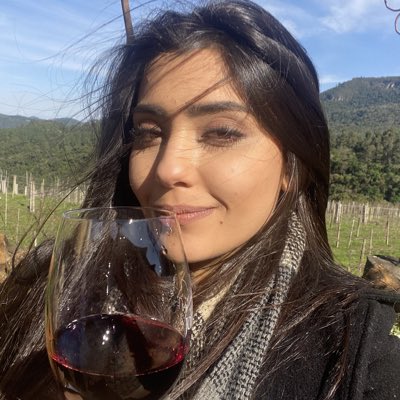 AmandaPietro's tweet image. Muito entendedora de vinho  kkkkkkkkkkkkk #timtim #NovaFotoDoPerfil