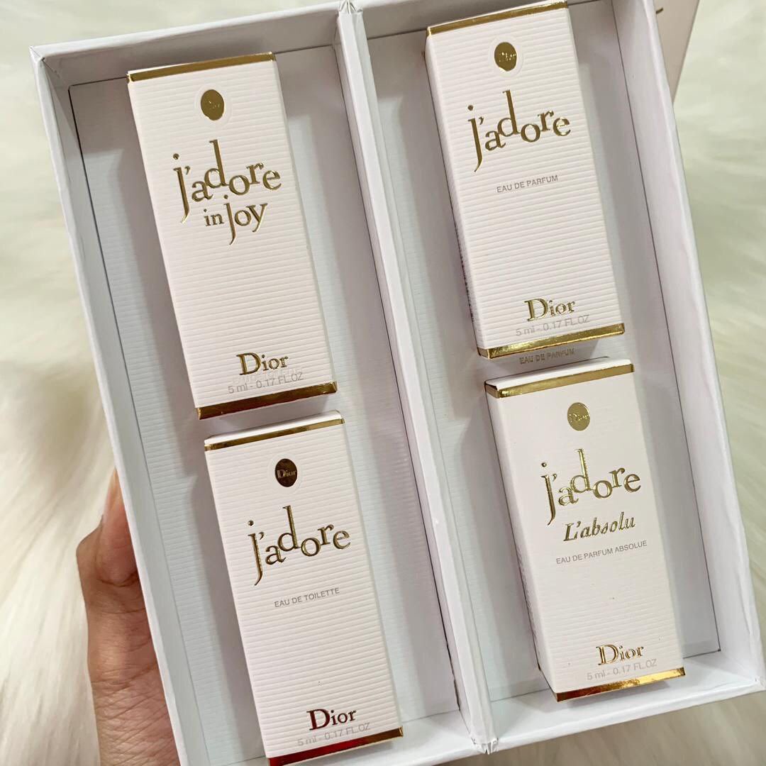 frhsfsn's tweet photo. New in! Miniature set for sale.

❣️Authentic perfume
❣️Bukan gred AA 

Slightly cheaper than at the counter ❤️ DM to purchase 

Spread the news! @ipohcityoflove @MohKeIpoh https://t.co/vSaa4GmwuH