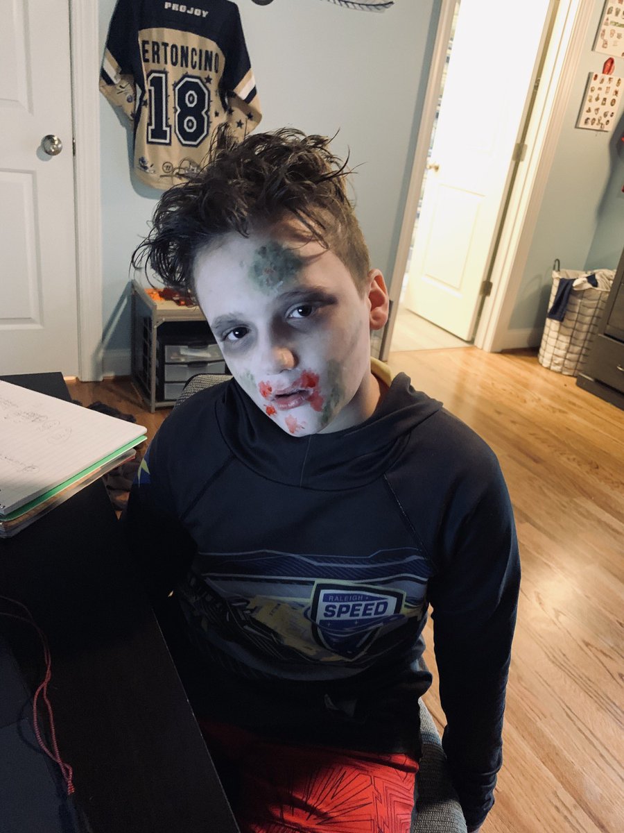 homerockstar's tweet photo. #zombieapocalypse at #AFMS today watch yo’self Would we expect anything less from 2020 💁🏻‍♀️ @AFMSChargers @odonnellk2018 https://t.co/ploSX3vaAf