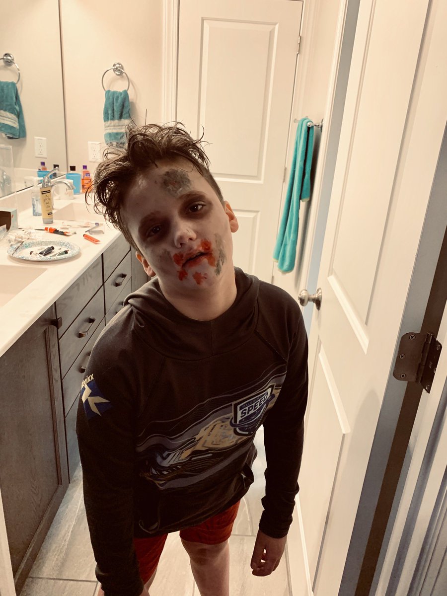 homerockstar's tweet photo. #zombieapocalypse at #AFMS today watch yo’self Would we expect anything less from 2020 💁🏻‍♀️ @AFMSChargers @odonnellk2018 https://t.co/ploSX3vaAf