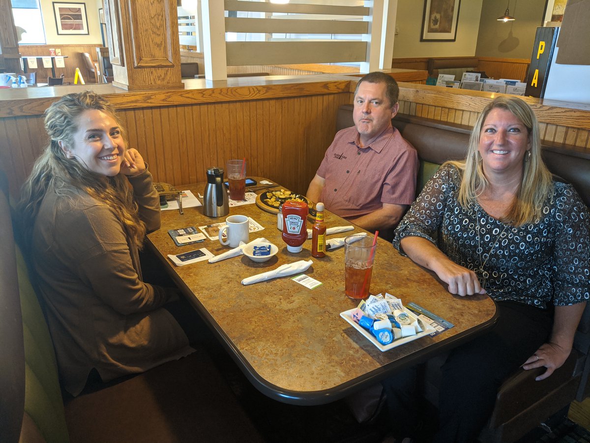 grandeaireser's tweet photo. Throwback Thursday to one of our outings with The North Port Chamber of Commerce at Perkins Restaurant and Bakery. We always have a great time at our events, especially when someone wins one of our swag bags! π
.
.
.
#keepinitcoolsince1992 #grandeaire #tbt #throwback https://t.co/38IIezCBBE
