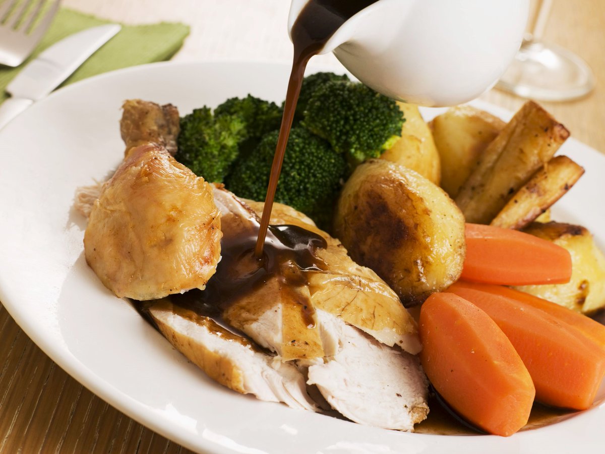 You can't beat a delicious carvery on a dreary day like today! ☁️☁️☁️ Visit us at Red Cow Inn this lunch time - your taste buds will thank you! #redcowinn #carvery #fomfortfood #foodie #lunch
