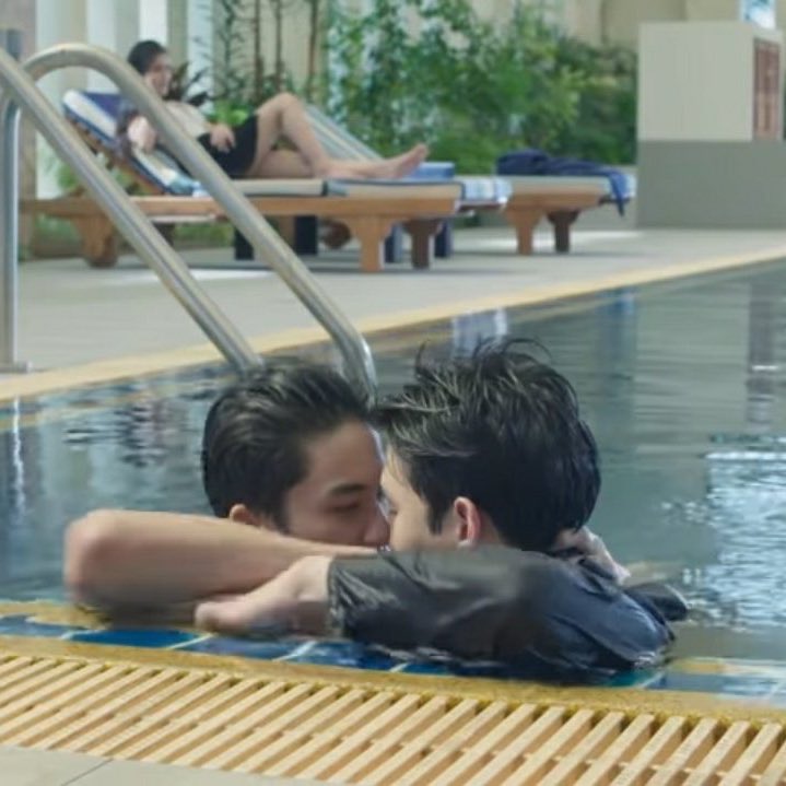 flirtaynew's tweet photo. petekao underwater laplapan & mukbang 💙✨
the audience would LOVE to see it...
#DarkBlueKissBoxset
#DarkBlueKiss
#เตนิว https://t.co/DXW6fbV1us