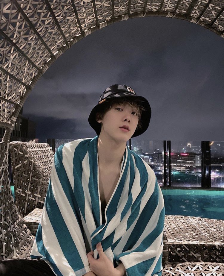 A thread of Yoon Sanha being sexy and hot #SANHA  #ASTRO