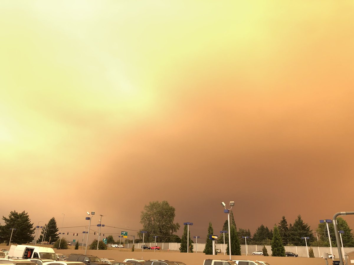 J__WILES's tweet photo. Where I live officially has turned into tatooine https://t.co/RCR1bvn4dp