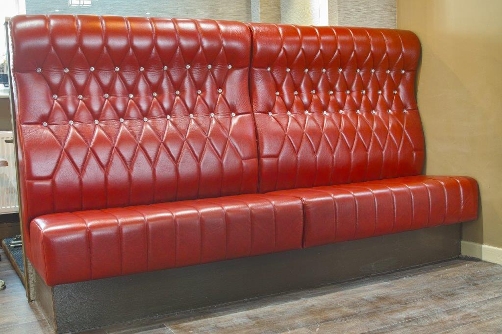 nlupholstery's tweet image. Our bespoke leather seating  with glass crystal buttons at The Junction Inn, Hengoed.
Give you establishment the Wow factor give us a call to discuss 01443 815525 or email us salesteam@newlookupholstery.com
#newlookupholstery #crestleather #bespoke #pubseating