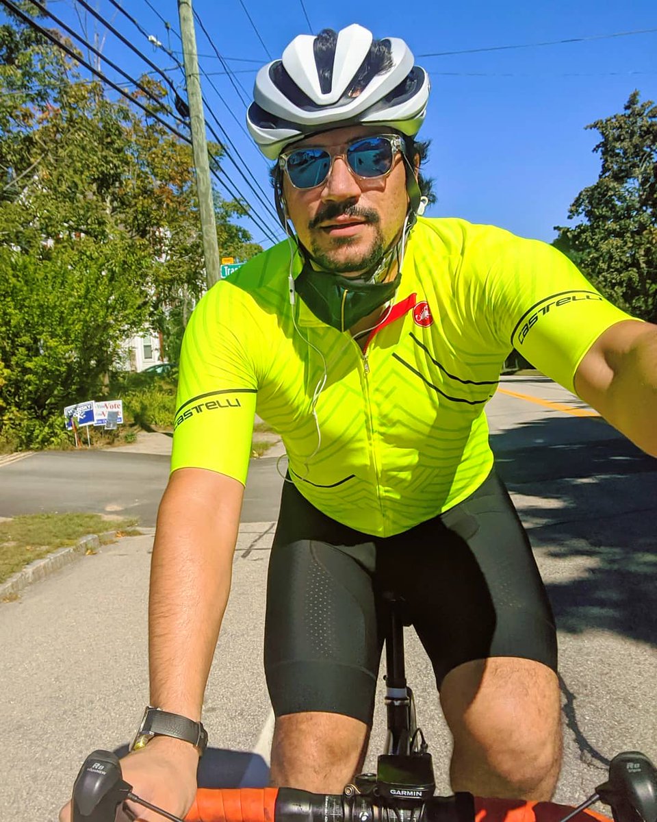 thecyclingcycle's tweet photo. Sunny day, blue skies. #cycling #cyclist https://t.co/Y1mLRKayzf