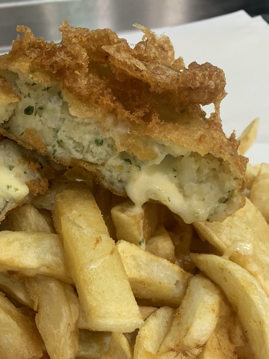 BYRNESCHIPPY's tweet photo. Cheese and onion savouries in batter or breadcrumbs ??? #Byrnes #Stuartroad #Muirhead ππ https://t.co/8SLduvc53j
