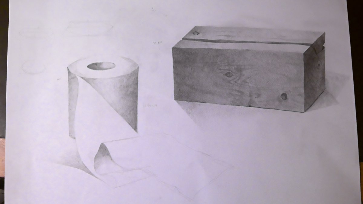 こくたも 毎週投稿 デッサン 三時間でトイレットペーパが描き終わらなかった 木のブロックは模様を誉められました