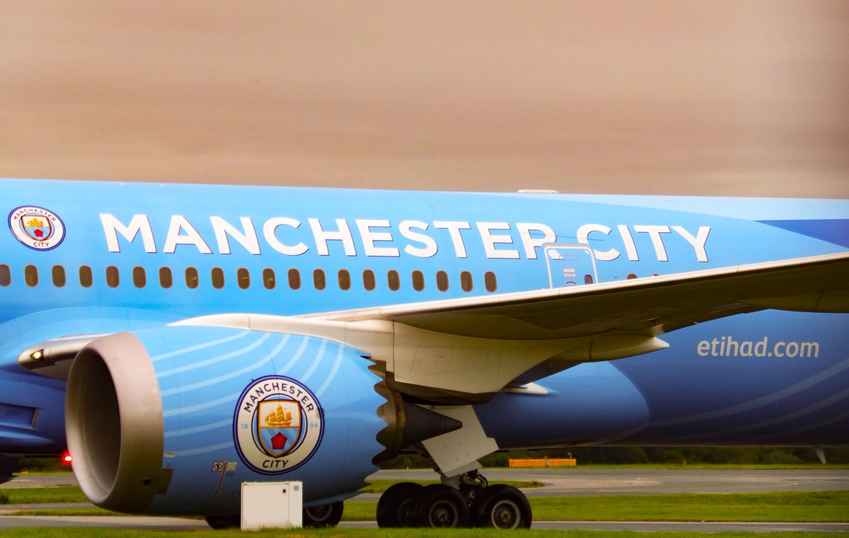 aviationathan's tweet photo. One for the #Football fans, or at least the @ManCity ones... @etihad's #ManCity livery #Boeing787-9 #Dreamliner A6-BND from #Dubai to #Manchester @manairport as #EY21 8th September. #Etihad #A6BND #AvGeek #potn #PlaneSpotting #Aviation https://t.co/nLpItZXsys