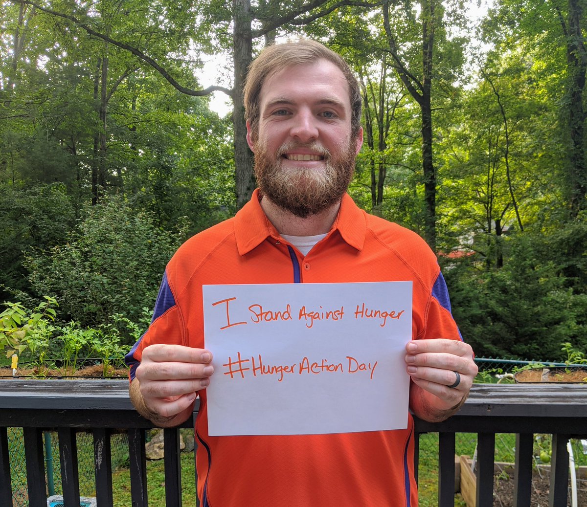 September is a month to spread the word & take action on the hunger crisis. Today, I wear orange in support of #HungerActionDay! Thank you to all those that dedicate themselves to a solution like #WNC's @MANNAFoodBank!