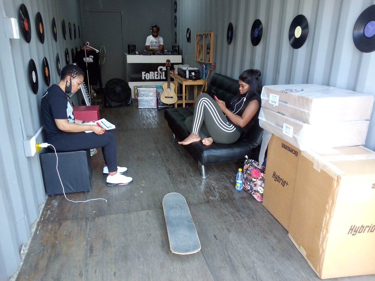 Miggs_FoReal's tweet photo. Good #news 

We sell #Hybrid Equipment as well. #New deal 

And new #Deejaying Students 😊 and my skateboard is #Rawkus 

🔊 0728889459 https://t.co/6QiVA4ReSd