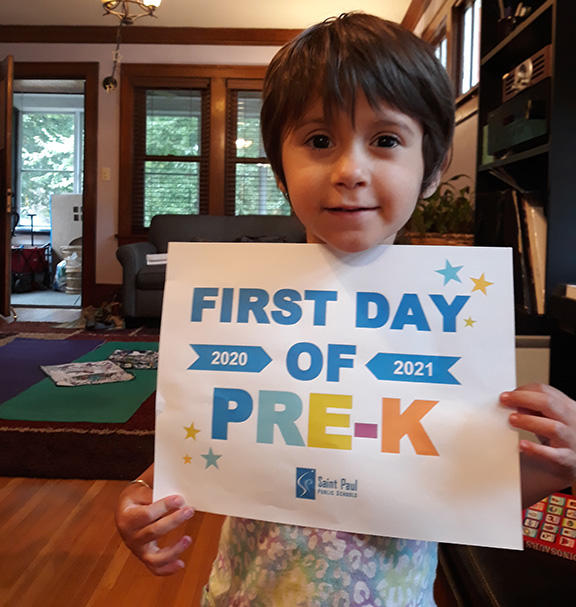 SPPS_News's tweet photo. Happy first day of school to our kindergarteners and Pre-K students!
Don't forget to send us your first day photos on our website or on social media using hashtag #SPPSFirstDay. https://t.co/5KwcwsofCK
