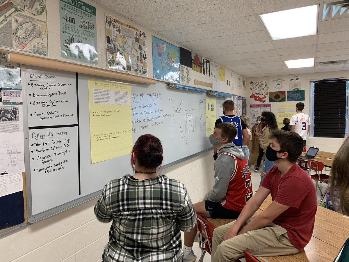 DrSooter's tweet image. History class analysis of historical text. Students reading, writing and thinking! #WorldClassWolves #AcademicExcellence @RSWolves @ReedsSpringHS