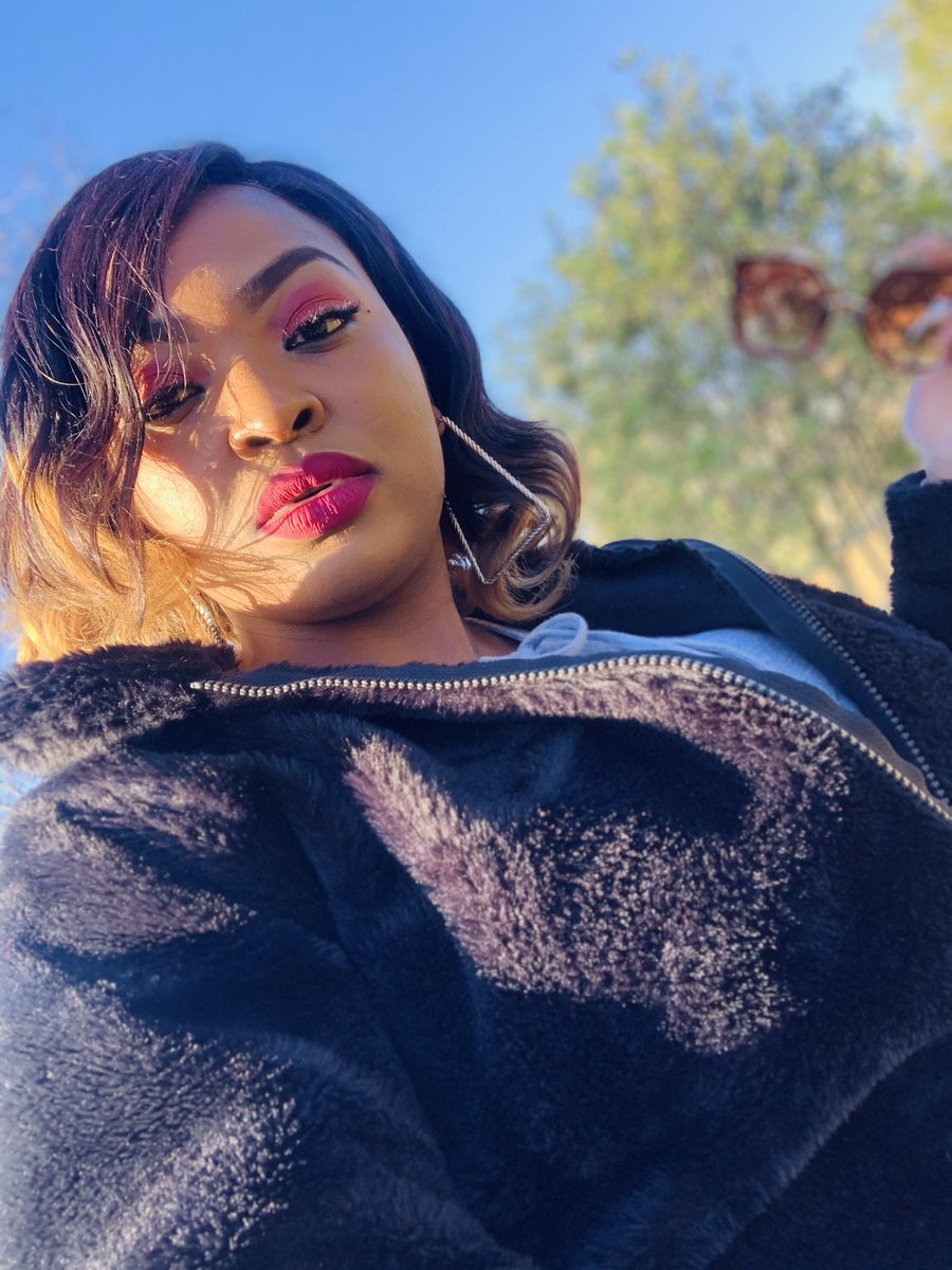 Leesedi_m's tweet photo. “Many will be attracted to your light, very few will be able to handle it.” ☄️✨ 

Kganya ya setjhaba 🥰 Lesedi✨❤️ https://t.co/uSIWkH5qnX