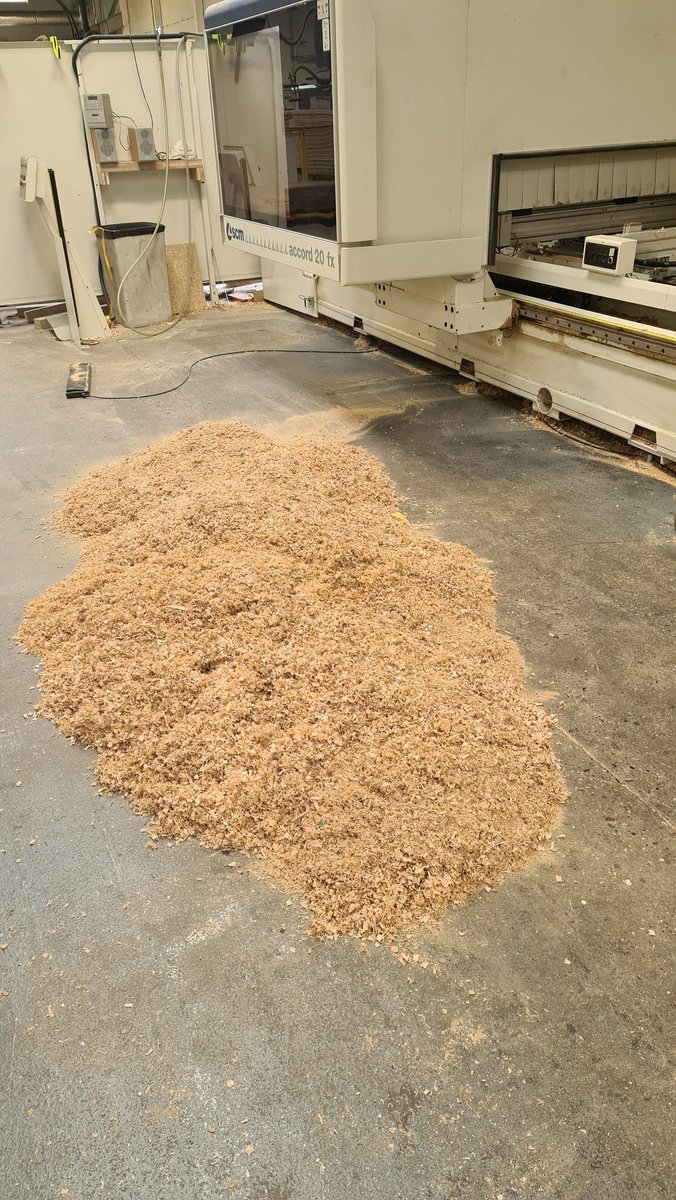 Murray667's tweet photo. Just cleaned under my machine. Maybe I should do it more often 🤔
Anyone need any hamster bedding?
#cncproblems https://t.co/yR4EHUdarZ