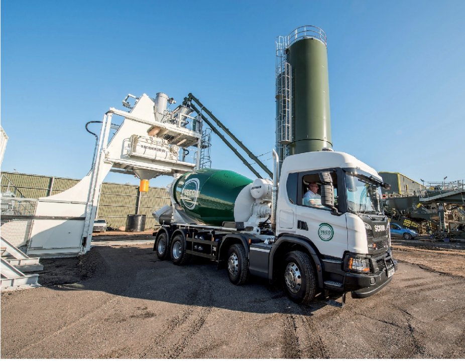 Liebherr_GB's tweet photo. Check out one of most valued Concrete customers, @RecoReadyMix,  #Liebherr MobilMix 2.5-F Concrete Plant.
They have been putting the plant through it's paces and it seems to be able to keep the concrete flowing 
More info https://t.co/2uG1dx8KzD via @ConcreteNewsUK https://t.co/olbZE9oyuS