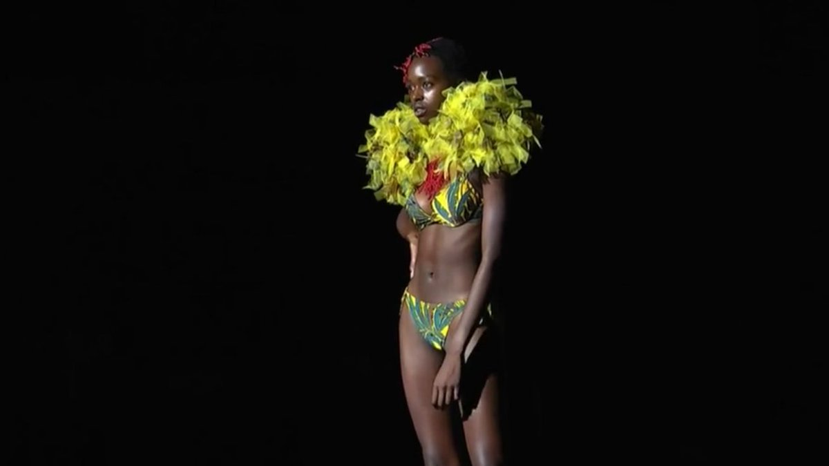 APasarelas's tweet photo. Queremos este año escenificar esta reconexión con el mundo natural, real, a nuestra manera, con seres irreales, que son solo a mitad humanos.

@MBFWMadrid @andres_sarda #ArteyPasarelas #madridESmoda https://t.co/XVO22gPMP3