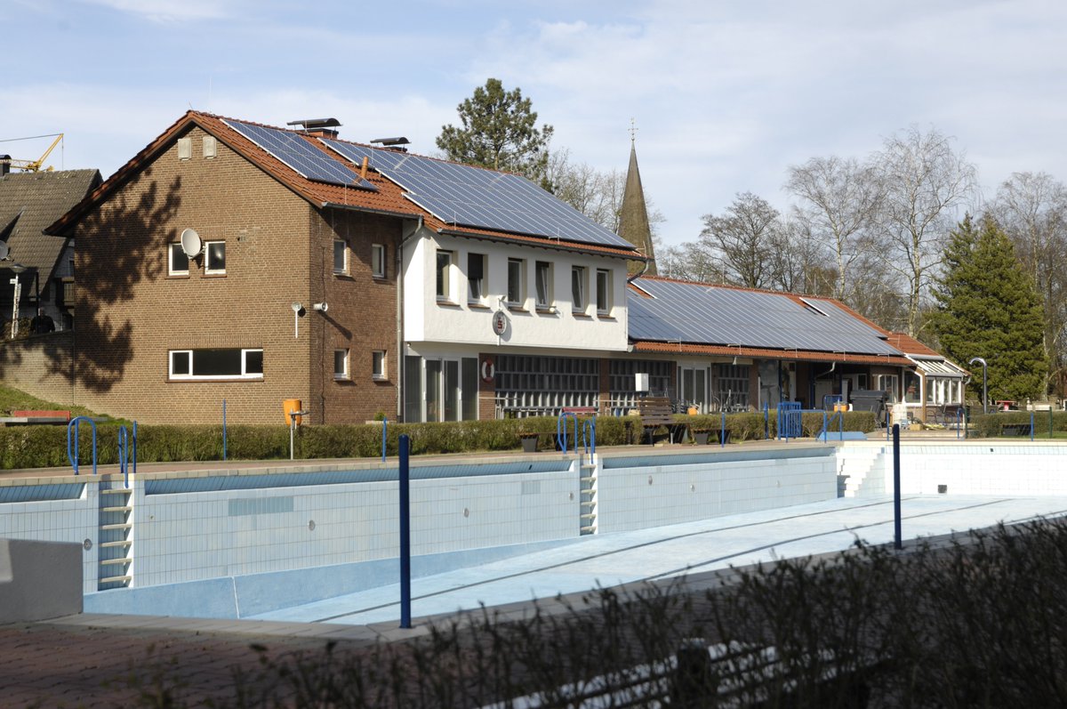 Hand drauf: Auch wenn das Geld knapp wird, das Freibad geht nicht baden! #uwgwerther #johannesdecius #wertherwestfalen