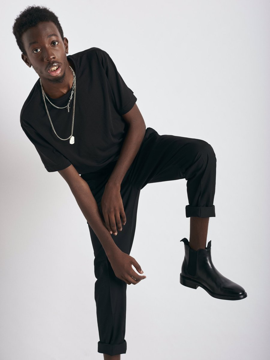 ChrisHartzs's tweet photo. guys! I’ve been signed into my first modelling agency 🥰 #blackexcellence #blackmodels #models https://t.co/CEoUohjKXm