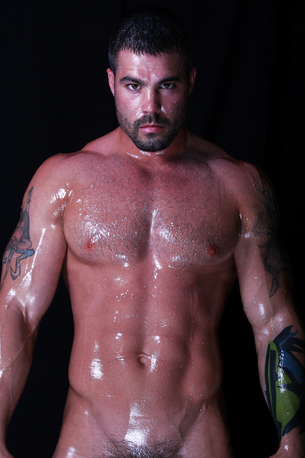 MariusDecamps's tweet photo. #musclemen #oiledmen #tattoo #menchest https://t.co/IfaRgIXKcZ