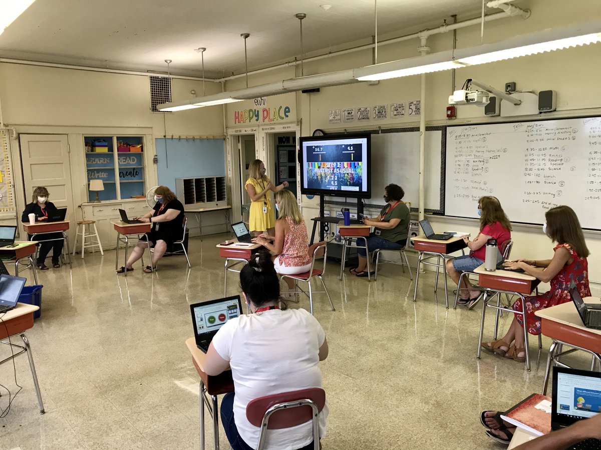 CommunityComets's tweet photo. Teachers are hard at work planning new and innovative ways to reach all learners! https://t.co/BAMSkouMVN