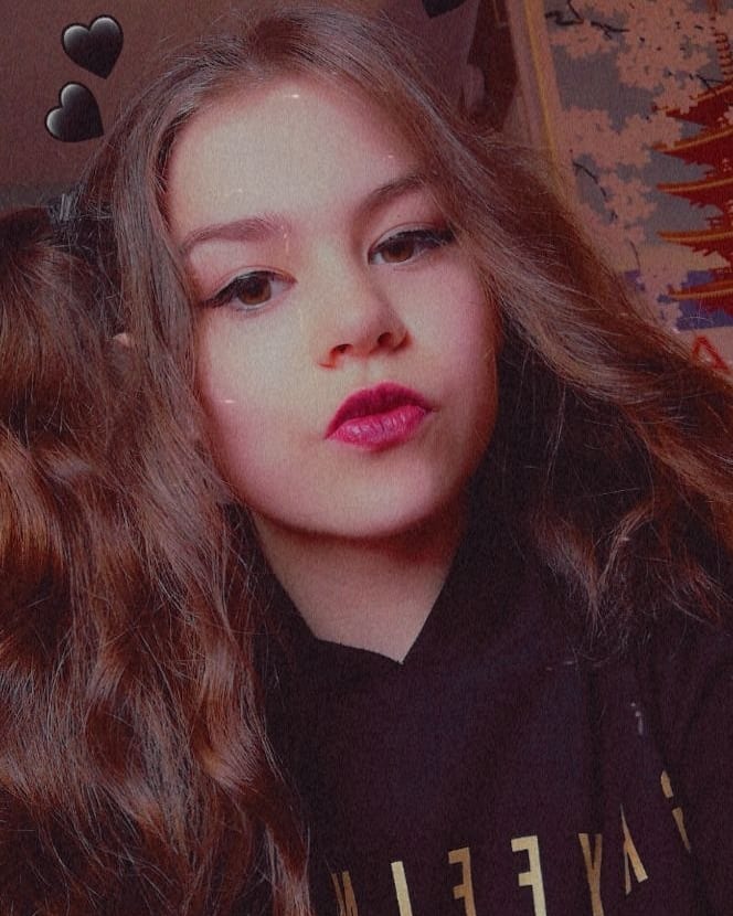 _phanfander_'s tweet photo. Tried a new look today! What do you think? 🥺 https://t.co/ARPczIO3SR