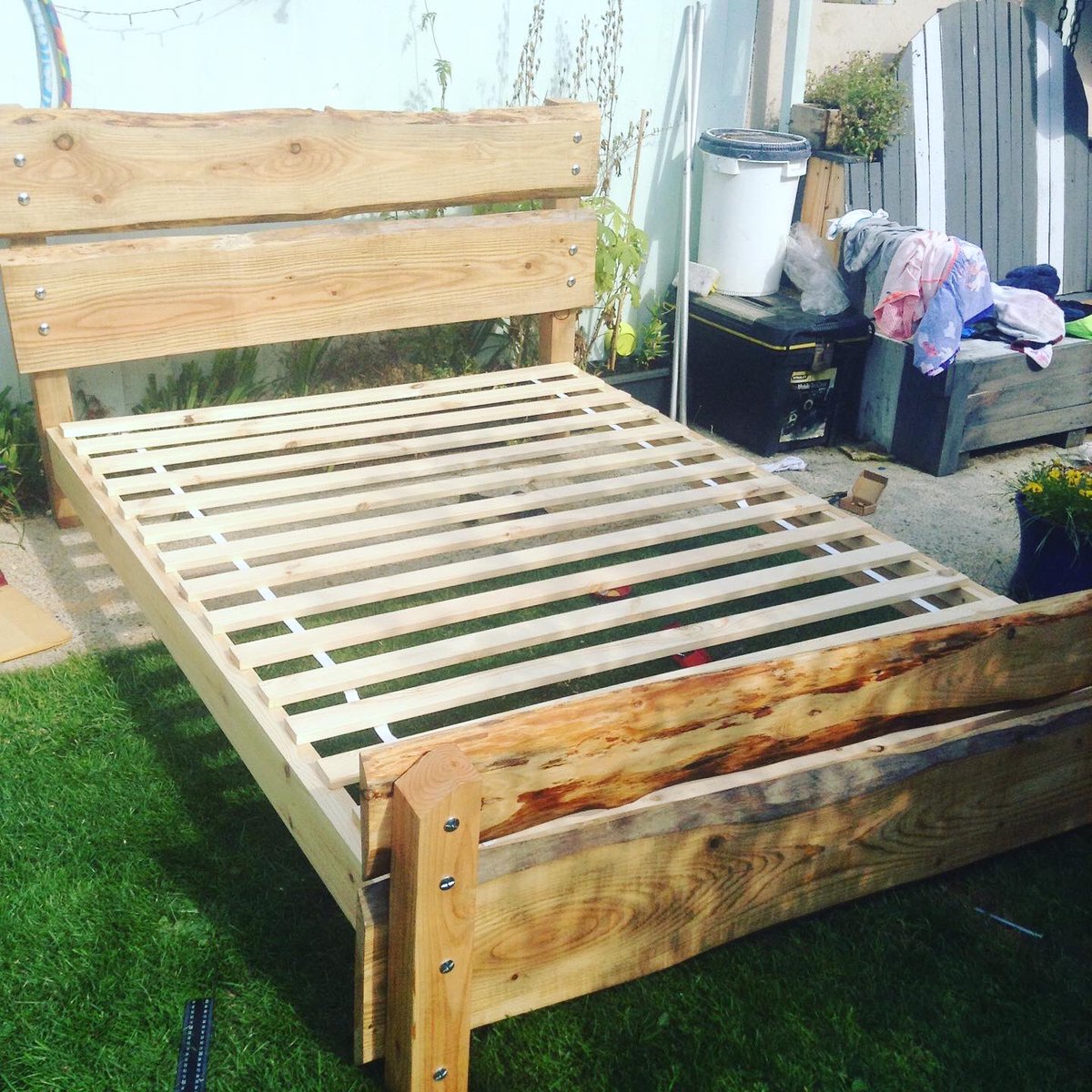 red4custommade1's tweet photo. Rustic handmade double bed for sale , west Dorset ,£395 message for details . #handmade #woodwork #rustic #custom #dorsetmade #bed https://t.co/sn0ZROm6dO