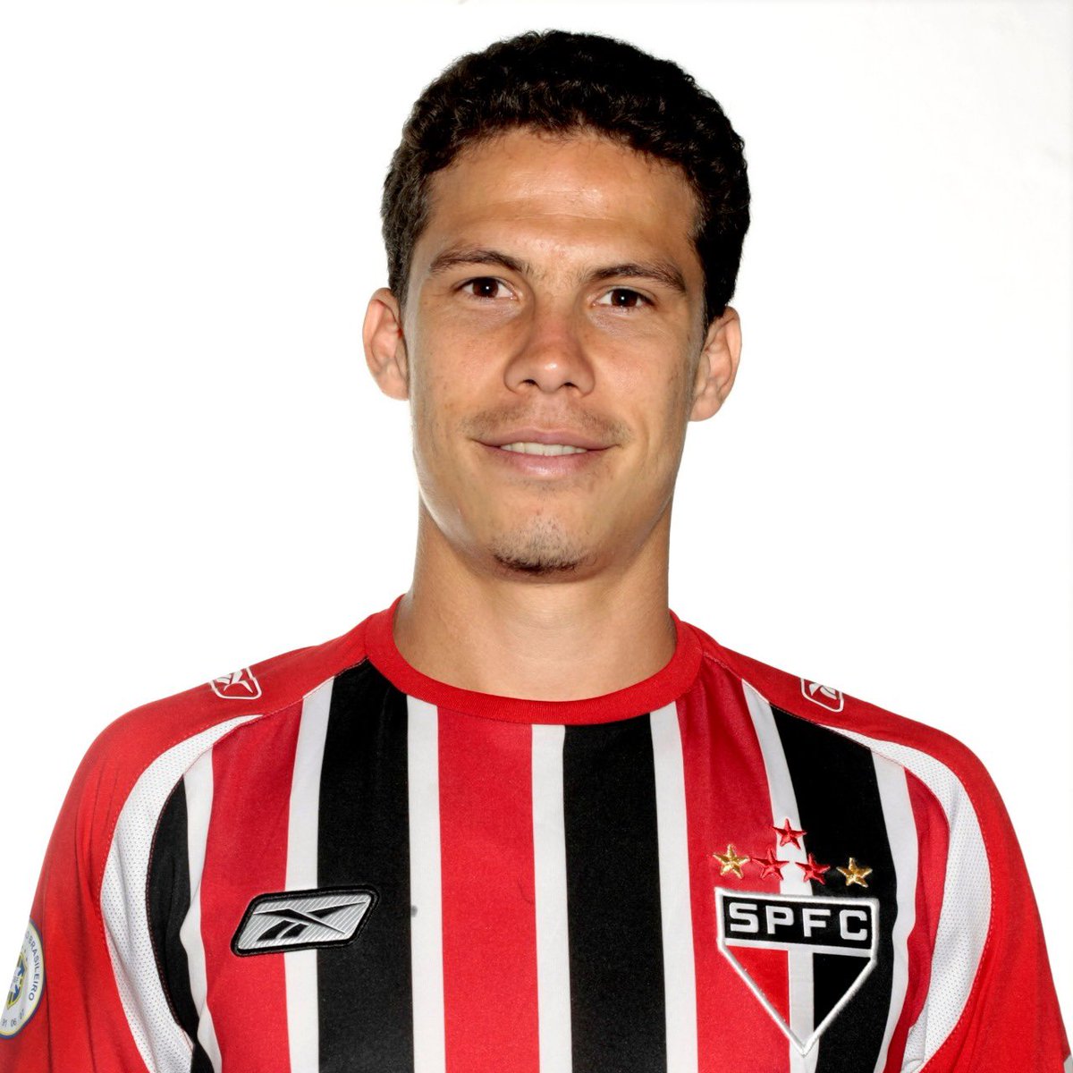 SaoPauloFC's tweet photo. 🇾🇪 Várias versões de @hernanes!
Chegou aos 15 anos de idade no clube, foi revelado pelo Tricolor, ganhou títulos, virou Profeta e será sempre nosso ídolo.
#Profeta300 https://t.co/OngXLUcX8X