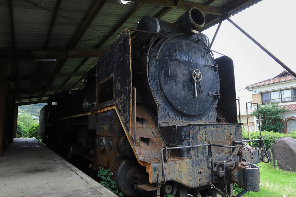 昭和14年に製造された蒸気機関車 D51 737号機。この老兵も先日 時の 