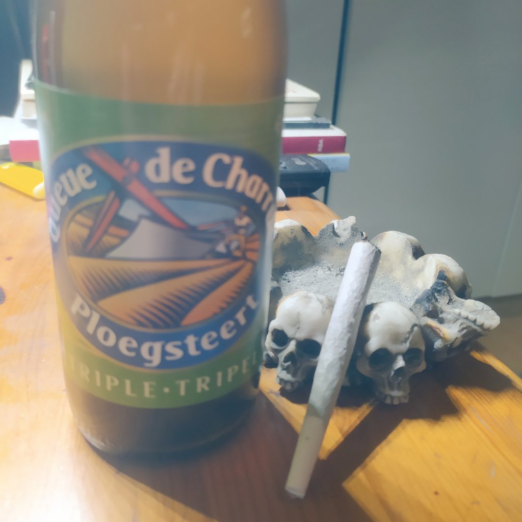 Monsieur_Valium's tweet photo. "Trop tôt pour l'apéro ?"
Non! c'est juste que ton boulot termine trop tard 🤗
#ALaTienne https://t.co/H26ll1yO4P