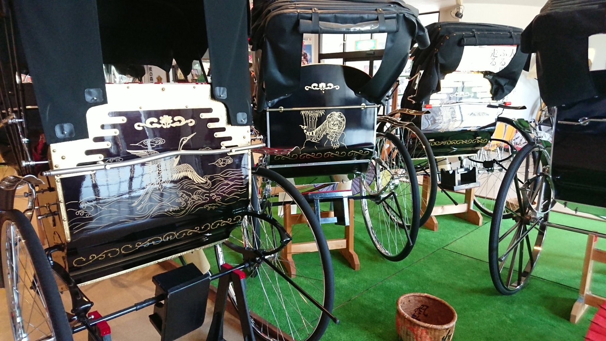 Mszm アップしてなかった過去pic 昨年8月に行った栃木県那須高原の 人力車 Amp 昭和レトロ館 昭和 時代の町並みと生活様式が再現されているほか 歴代の人力車やレトロな品々が展示されている 人力車昭和レトロ館 人力車 昭和レトロ 那須高原