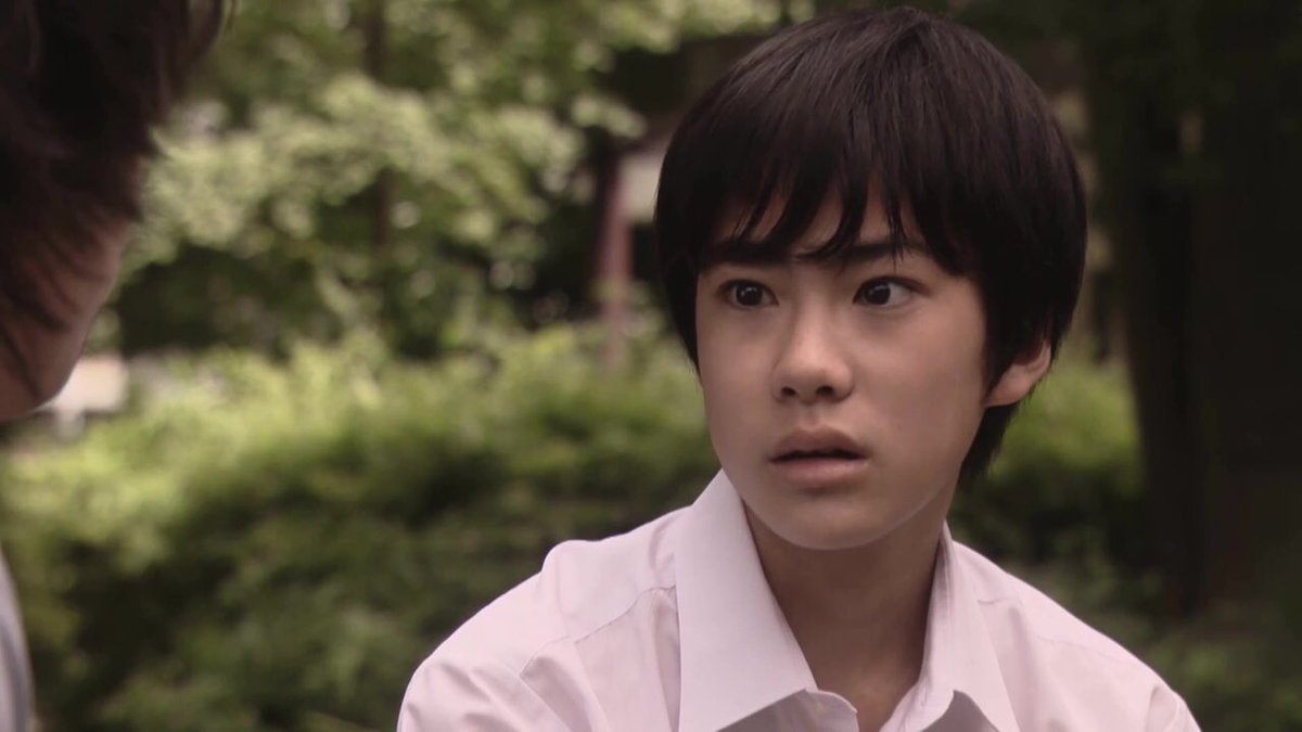 あすてか 慶多くんちょいちょい出てくるスタイルなのね 純白カッターシャツ ꐕ 二宮慶多 竜の道 T Co Zauohtf8hp Twitter