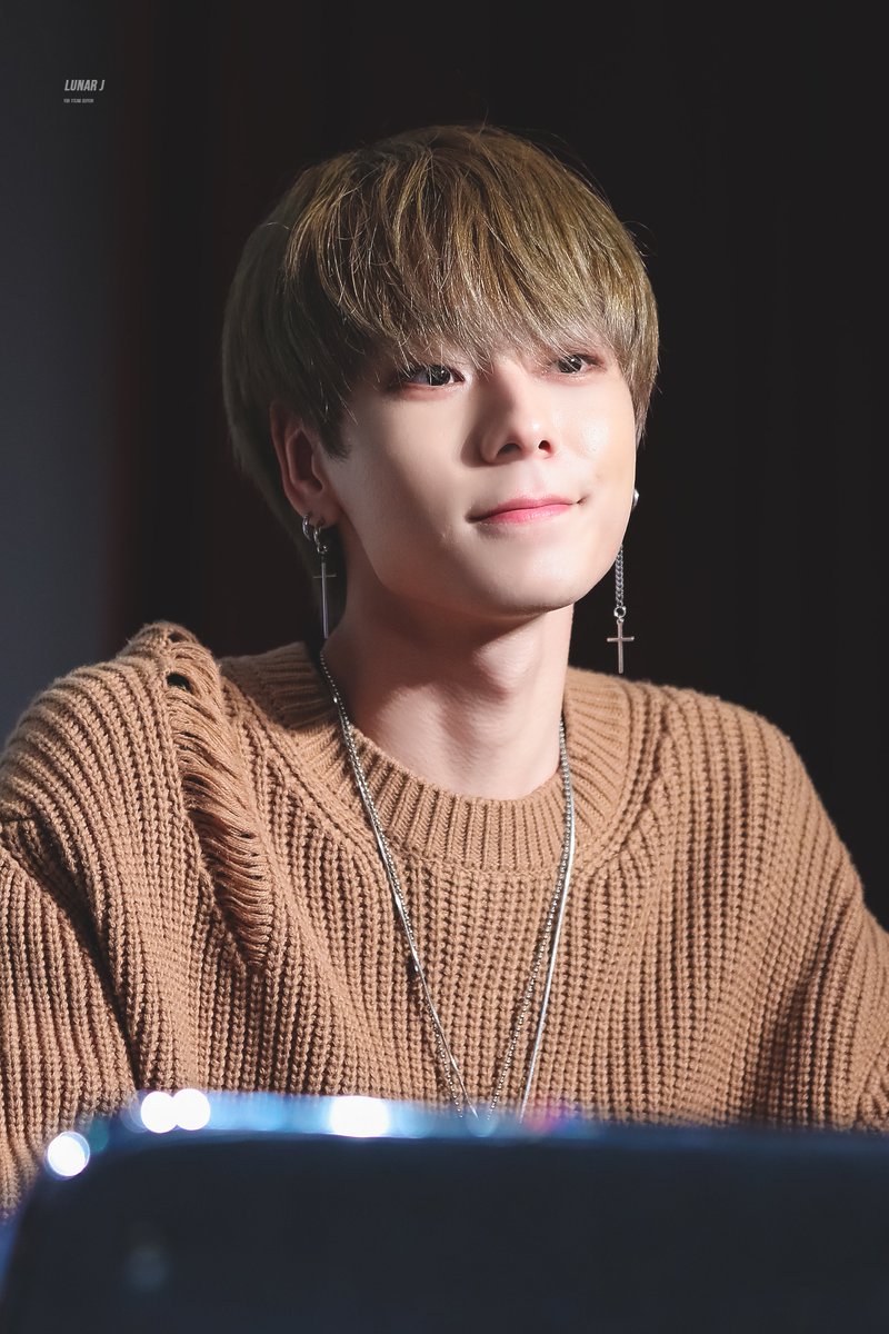 990420com's tweet photo. 191109

혹시 제가 잃어버린 쪼꼬볼 보신 분
010-1999-0420으로 연락주세요

#1TEAM #제현 #JEHYUN @1team_twt https://t.co/9Ffgga6CRB