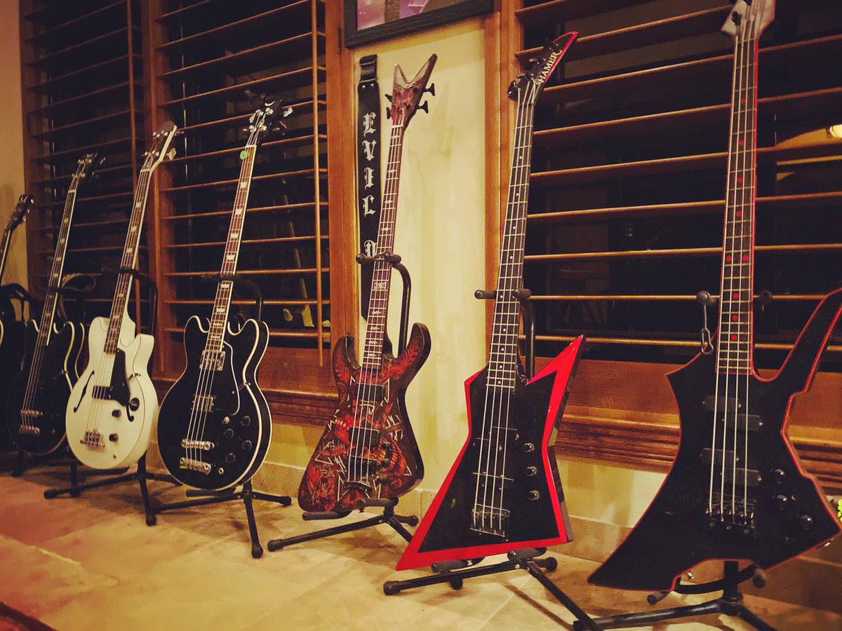 EaracheRecords's tweet photo. Some of David Vincent's special friends
#davidvincent#morbidangel #deathmetal #takamine #hamer #evild #demonator #earacherecords https://t.co/o5FEcU1b6M