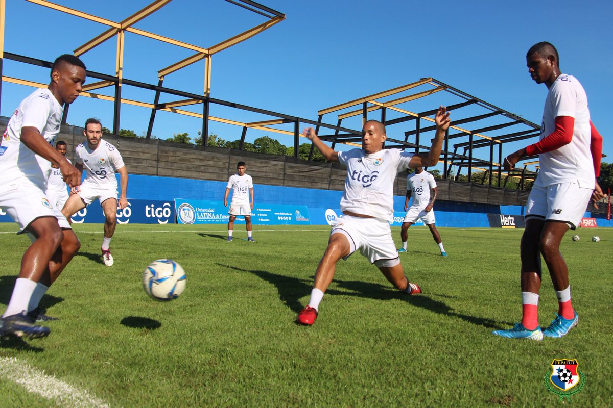 ¡Nada como prepararse para lo mejor⚽️! #PanamáMayor en lo suyo, siendo la activación y los rondos los trabajos para iniciar en esta jornada. 

#TodosSomosPanamá🇵🇦