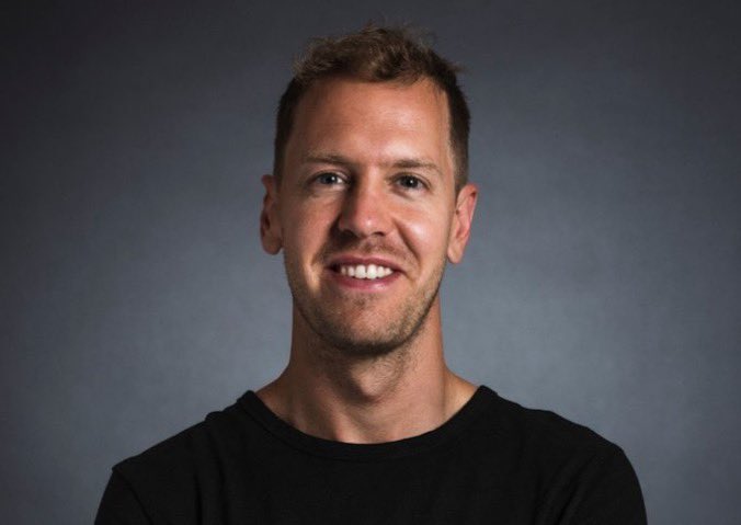 Marjolijn's tweet image. Someone got his yearbook photos done today. 👌

#SebastianVettel #F1 #promking