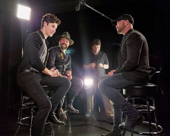 'Fresh off a scooter🛵 accident @ShawnMendes sat down with @zacbrownband for a lil #CMTcrossroads interview. 2 incredibly talented musicians! #Tbt'

📸| Codyalan via IG