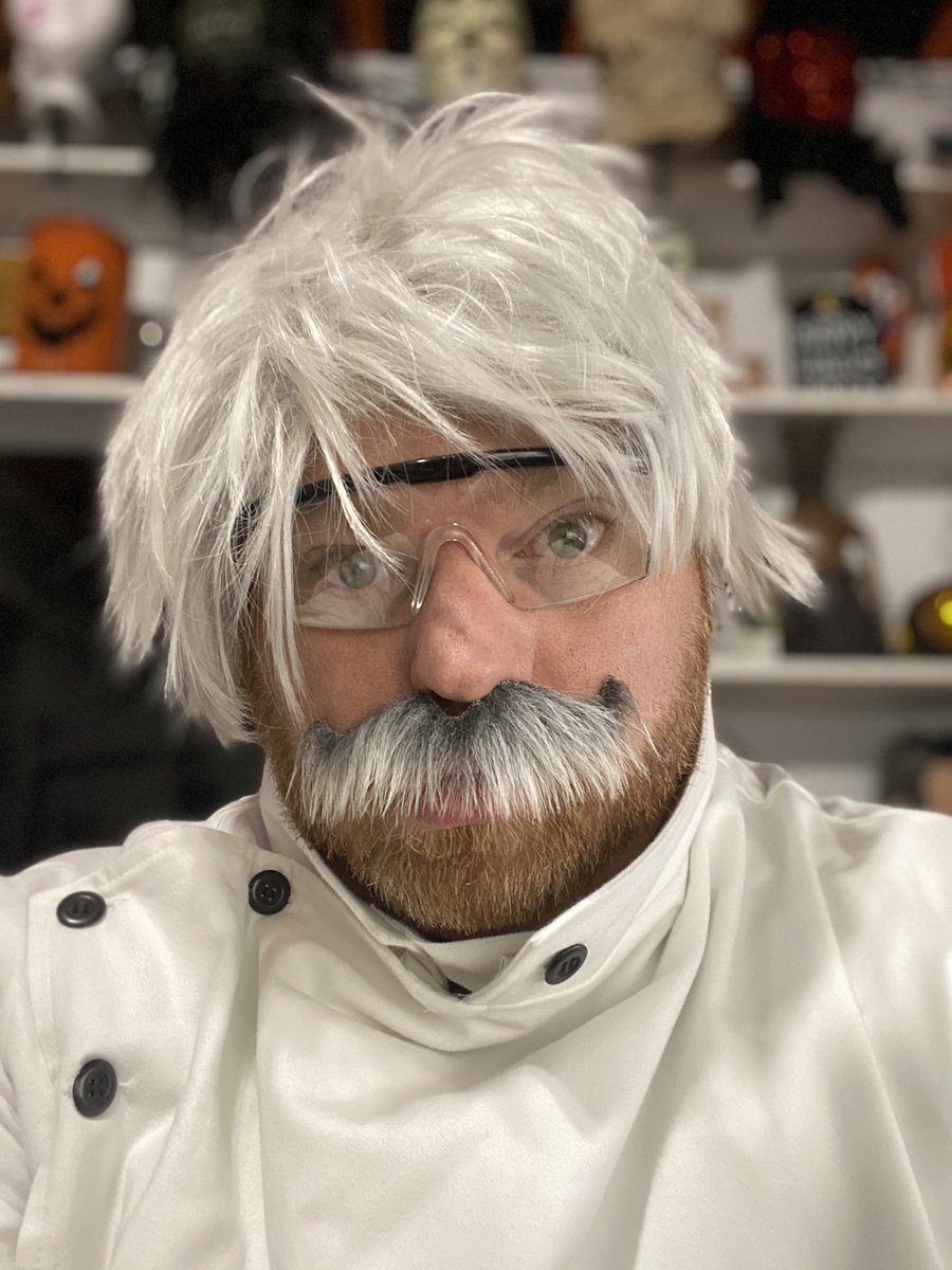 hauntscene's tweet photo. Going for a new look. Thoughts? #undateable #johnnyfuture https://t.co/4Z1CtvVfOt