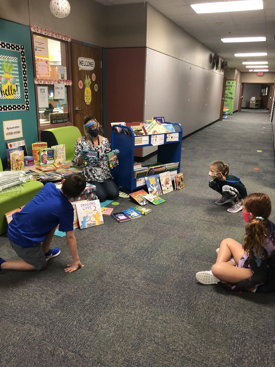 MrsDayDCE's tweet photo. @DCEtrailblazers Library looks a little different this year! We are excited to safely check out books! @DentonCreeklib #cisdtogether #cisdstrongertogether #dcestrong https://t.co/HXSCuk6fyq