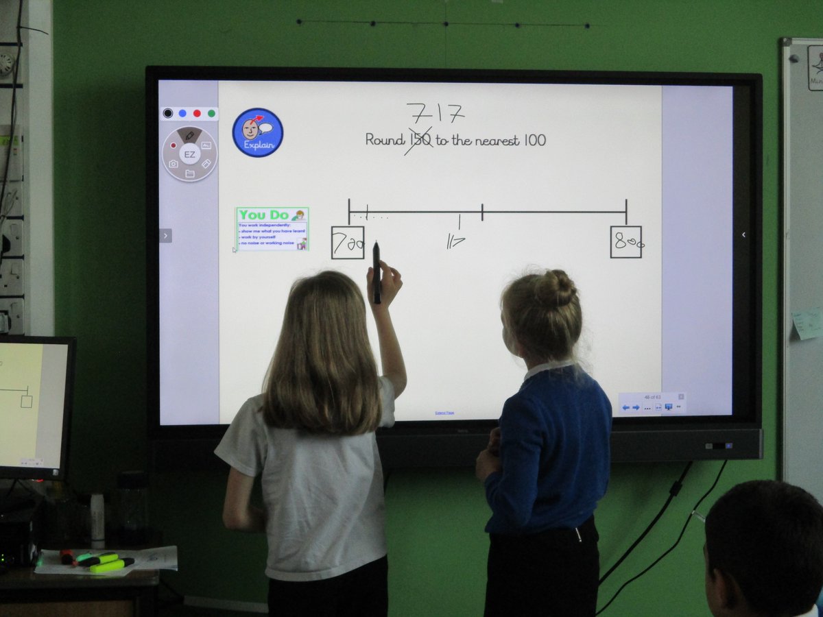 Some lovely collaborative learning when using a number line to round numbers to the nearest 100. We were being resilient and respectful learners - very proud!! @ashwood_spencer @AshwoodMaths